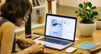 Universidade de Harvard libera mais de 100 cursos on-line de graça